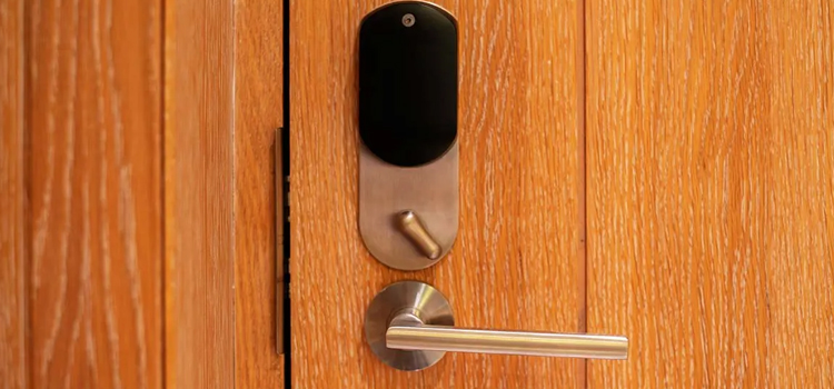 Automatic Locking Door Knob Calimesa